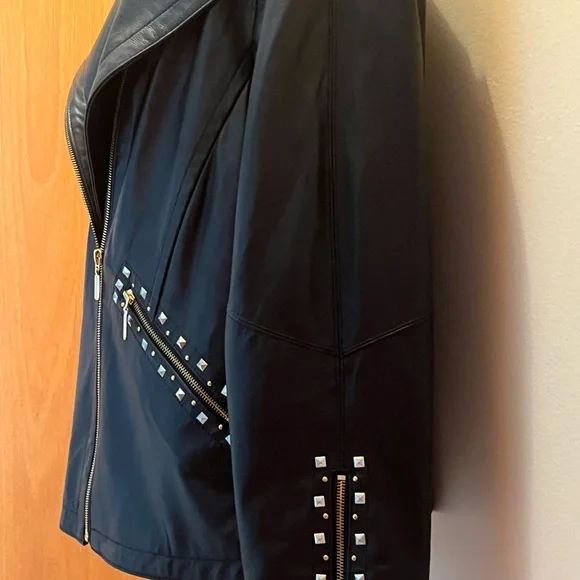 #178 NWOT, Original by Sharif Black Studded Leather Jacket. Size 1X - Picture 3 of 14